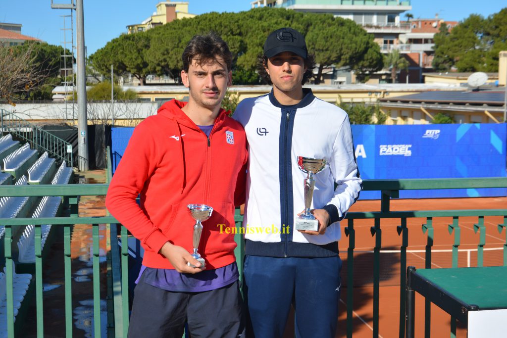 Alessandro Mondazzi e Alberto Sanna premiati ai Campionati Sardi Assoluti 2024 al Tc Cagliari (24.12.2024 credit Tennisweb.it)